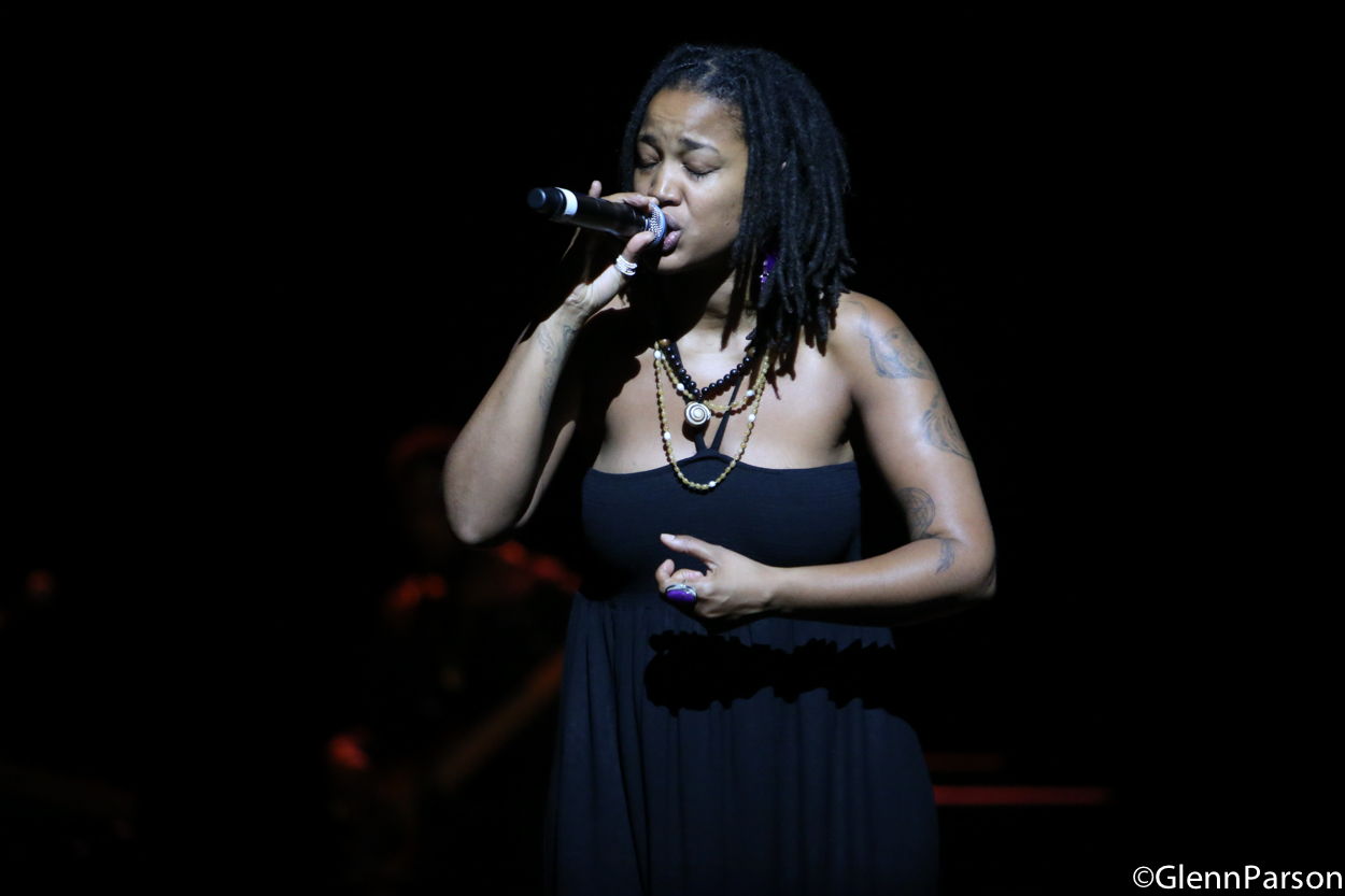 Floetry and Eric Roberson Concert