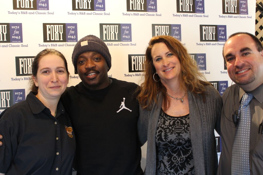 Anthony HamiltonMeet N Greet with Foxy 107.1/104. at Cracker Barrel