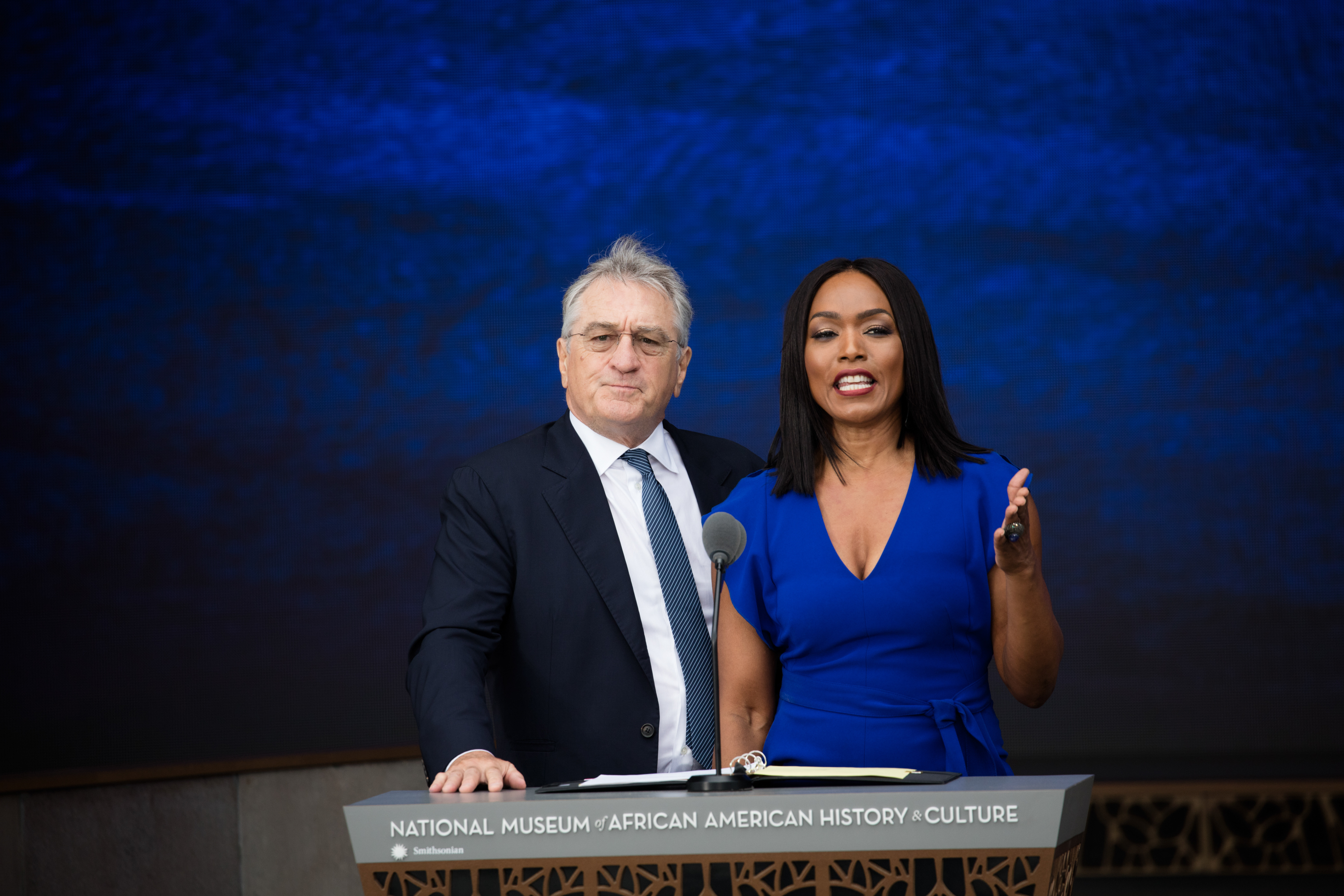 De Niro & Bassett At NMAAHC Opening