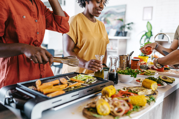 Teamwork for preparation of healthy meal