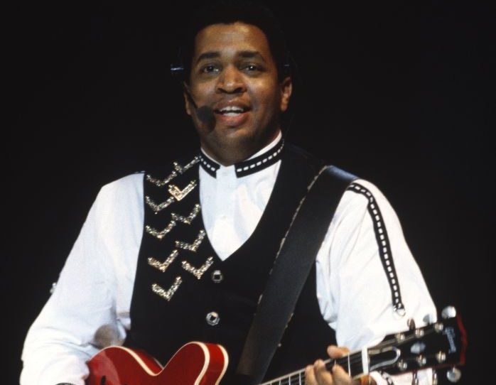 Earth, Wind & Fire In Concert - Mountain View CA 1995