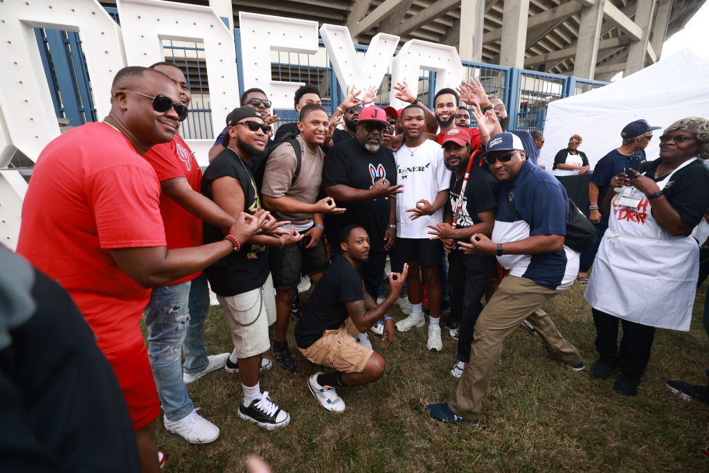 Cedric the Entertainer and Anthony Anderson Visit Jackson State University
